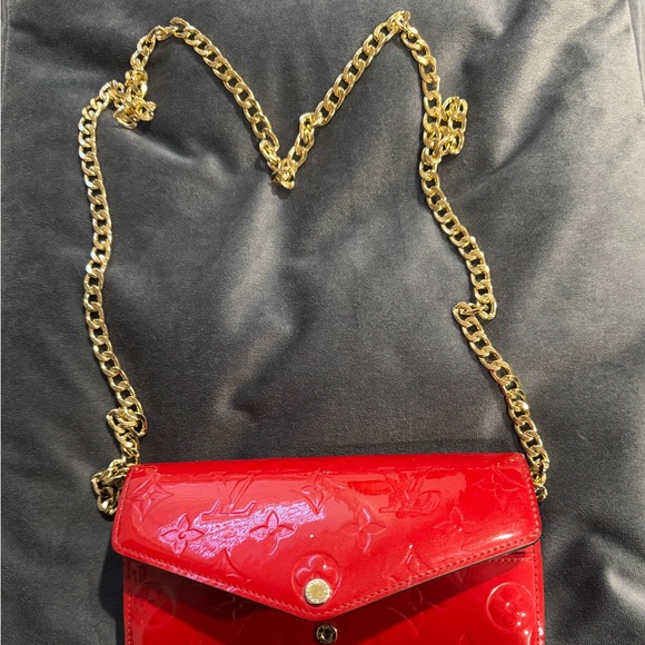 Authentic Louis Vuitton Red Vernis Sarah Wallet on Chain - Picture 13 of 15